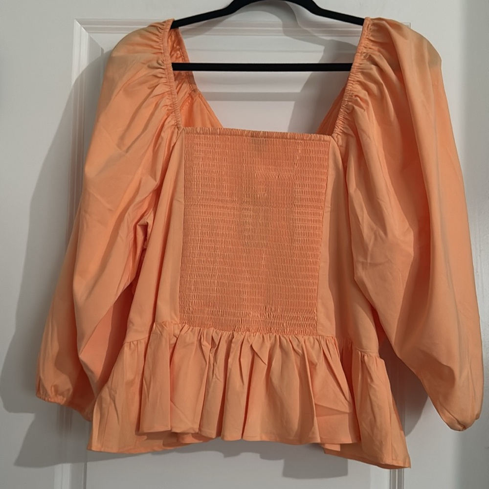 Express XL NWT
V-Neck Smocked Cuff Peplum Top Women's - Picture 7 of 8